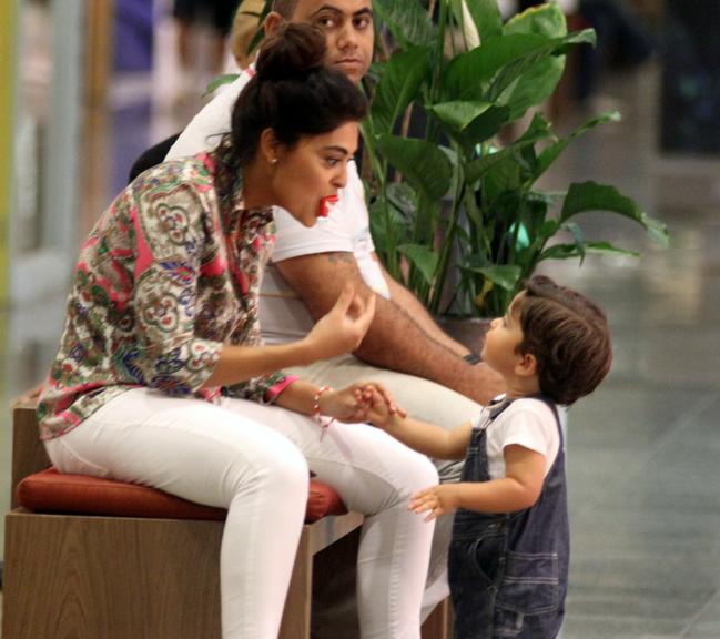 Juliana Paes com o filho, o fofo Pedro