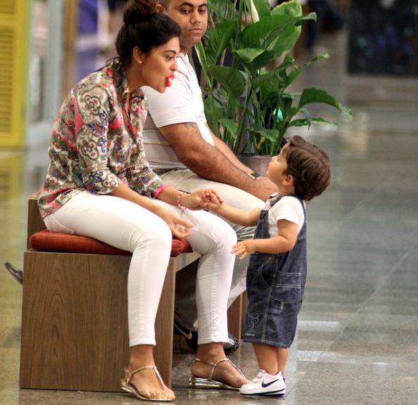 Juliana Paes com o filho, o fofo Pedro