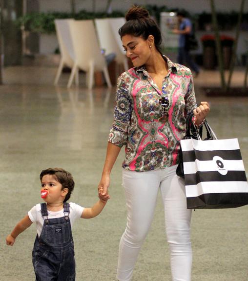 Juliana Paes com o filho, o fofo Pedro