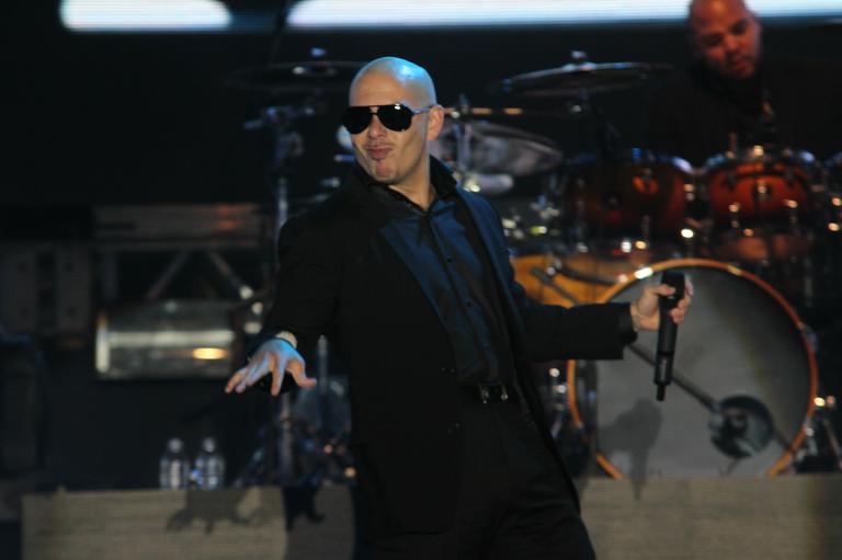 O rapper Pitbull realiza show em Paulínia, interior de São Paulo 