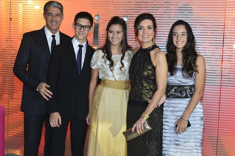 William Bonner e Fátima Bernardes comemoram o aniversário dos trigêmeos, Vinícius, Laura e Beatriz