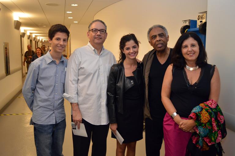 Gilberto Gil recebe a familia do Embaixador Helio Vitor Ramos Filho