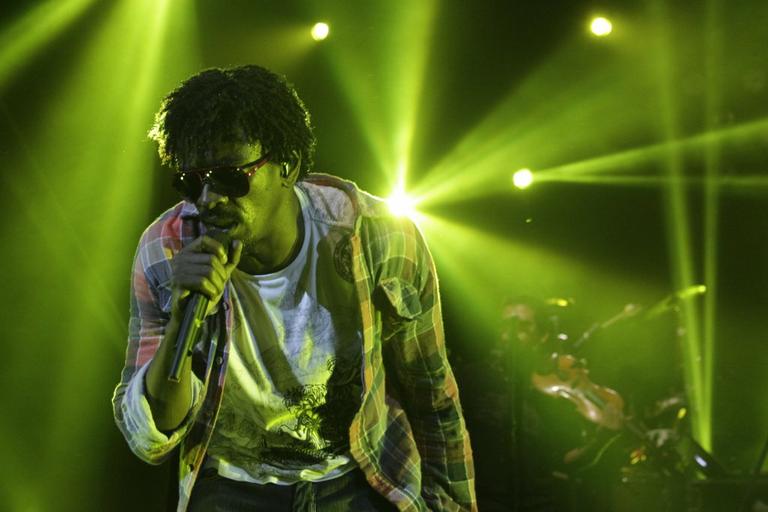 Seu Jorge durante apresentação na Fundição Progresso, Rio de Janeiro