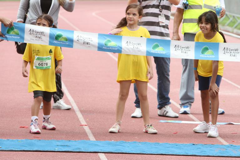 Mel Maia participa de corrida