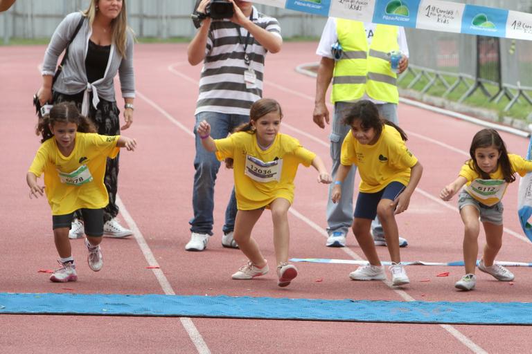 Mel Maia participa de corrida