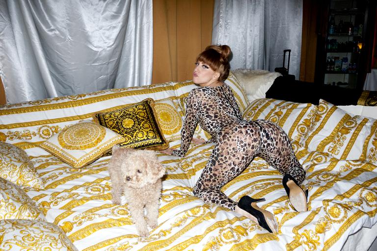 Os bastidores da turnê de Lady Gaga fotografado por Terry Richardson