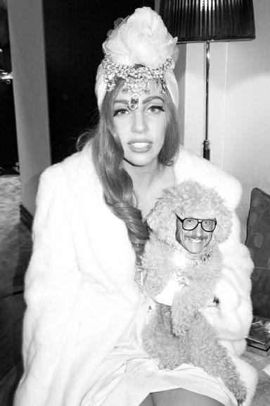 Os bastidores da turnê de Lady Gaga fotografado por Terry Richardson