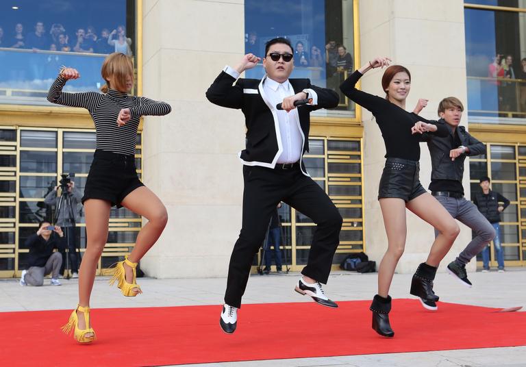 Apresentação de ‘Gangnam Style’ em Paris