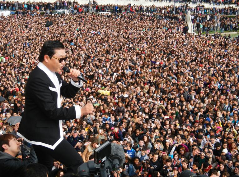 Apresentação de ‘Gangnam Style’ em Paris