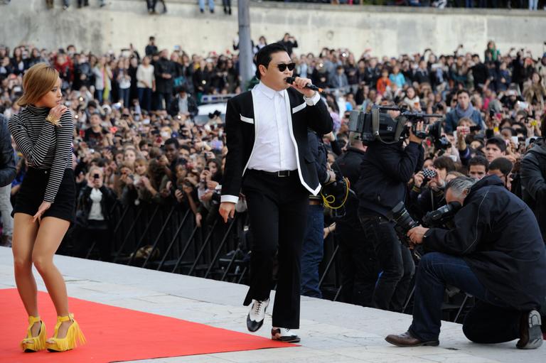 Apresentação de ‘Gangnam Style’ em Paris