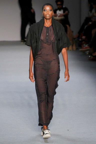 Desfile da grife OEstudio no Fashion Rio