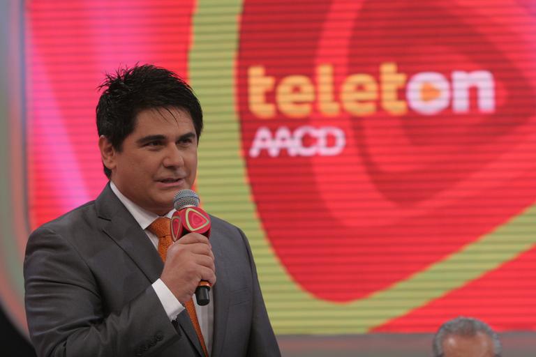 Famosos no Teleton 2012