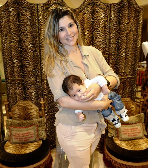 Danielle Souza e Bruno Lucas, seu filho com o jogador de futebol Dentinho