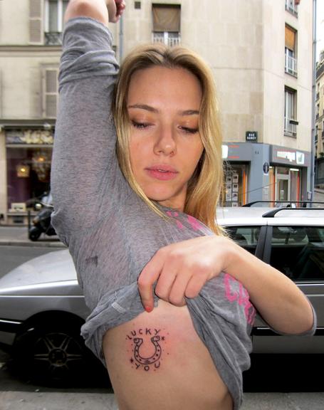 Quarta tattoo de Scarlett