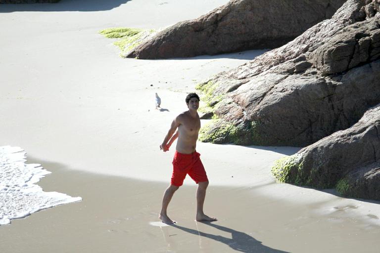 Reynaldo Gianecchini em praia no Rio de Janeiro