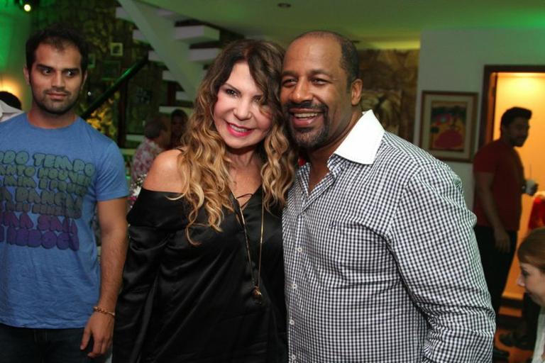 Elba Ramalho e Ailton Graça