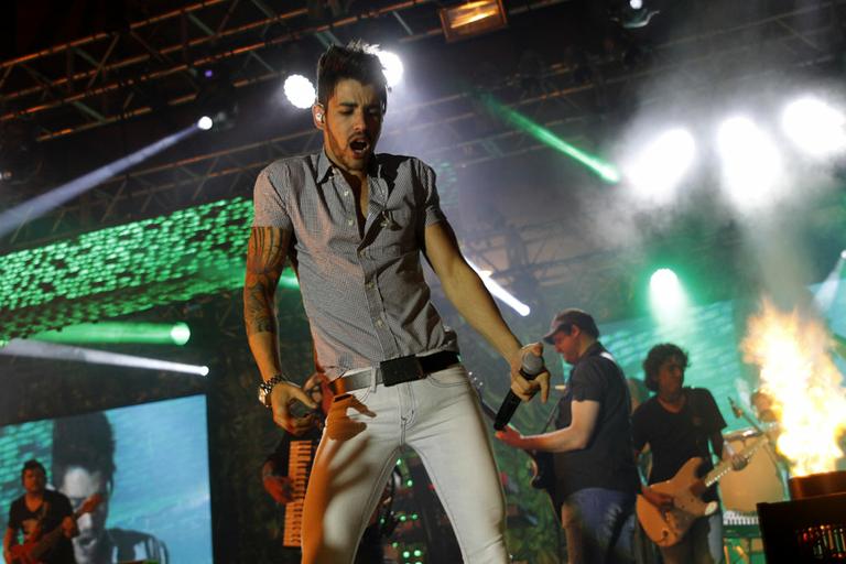 Gusttavo Lima dança muito em show na capital paulista