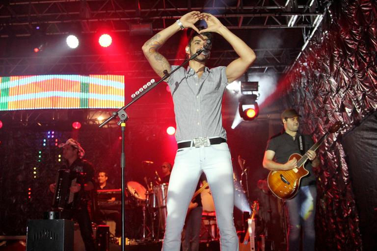 Gusttavo Lima canta para os paulistas