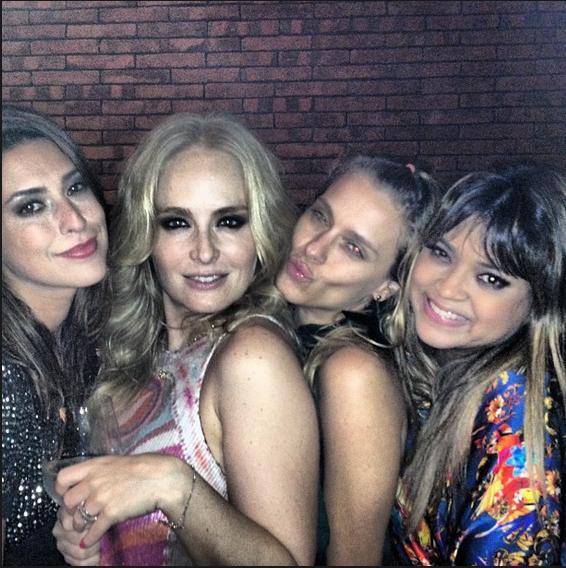 Fernanda Paes Leme, Carolina Dieckmann e Preta Gil fazem a festa no aniversário de Angélica