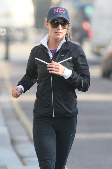 Pippa Middleton corre pelas ruas de Londres, Inglaterra