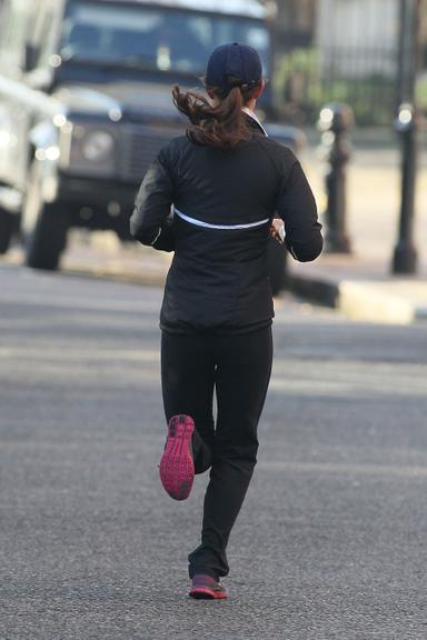 Pippa Middleton corre pelas ruas de Londres, Inglaterra