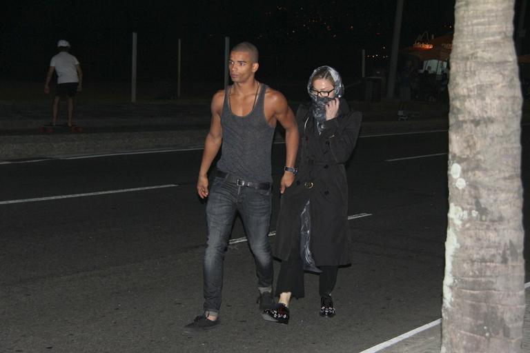 Madonna janta com o amado no Rio