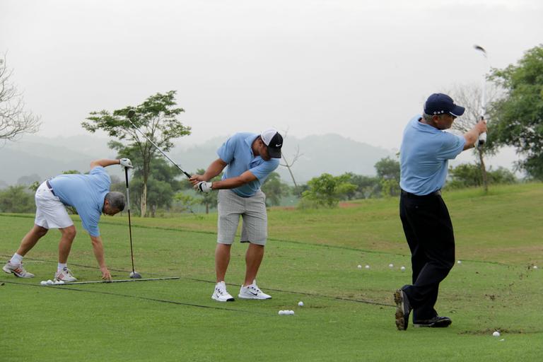 Ronaldo participa de jogo beneficente de golfe no interior de São Paulo