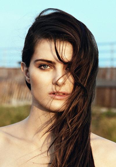 Modelo brasileira Isabeli Fontana arrasa em ensaio