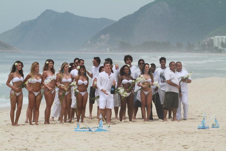 Luciano Huck grava especial de fim de ano no Rio de Janeiro