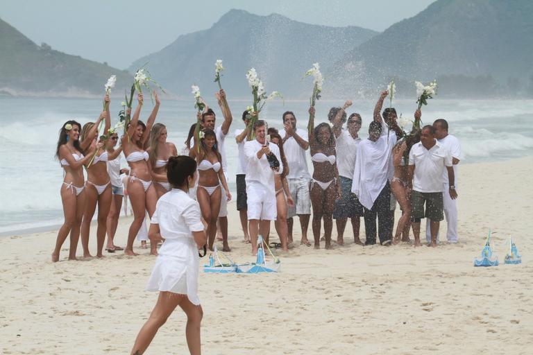 Luciano Huck grava especial de fim de ano no Rio de Janeiro