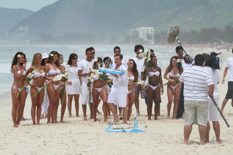 Luciano Huck grava especial de fim de ano no Rio de Janeiro