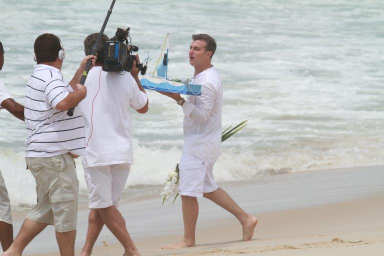 Luciano Huck grava especial de fim de ano no Rio de Janeiro