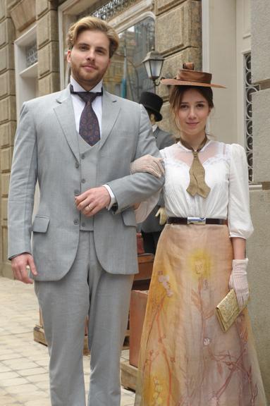 Laura (Marjorie Estiano) e Edgar (Thiago Fragoso), em ‘Lado a Lado’