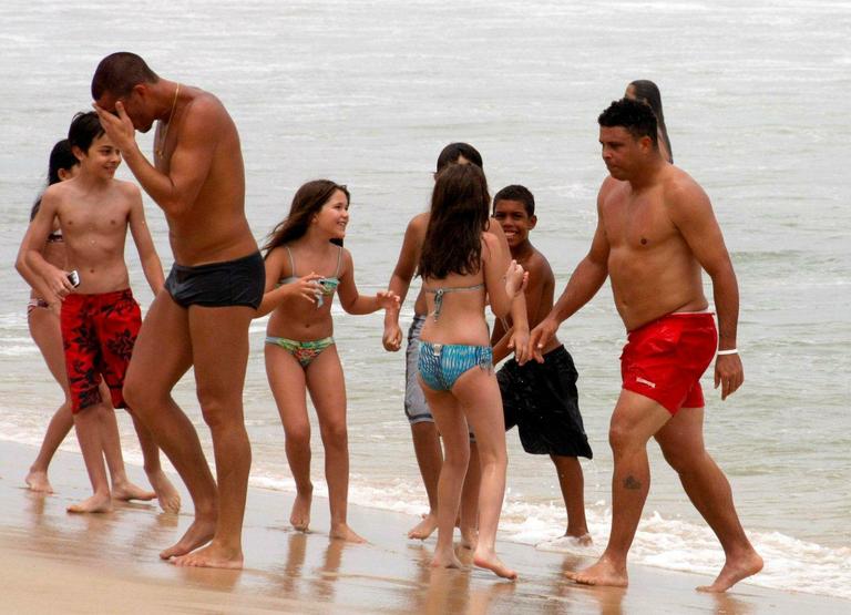 Ronaldo joga futevôlei no Leblon, Rio de Janeiro