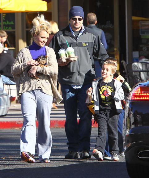 Britney Spears se diverte com os filhos em Los Angeles, Estados Unidos