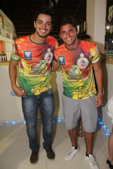 Rodrigo Simas e Bruno Gissoni