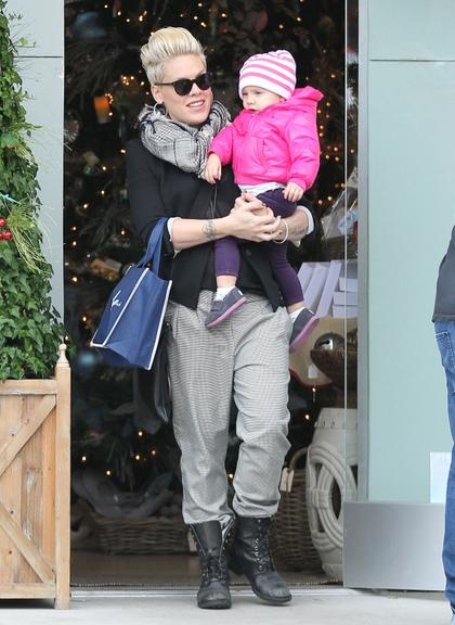 Pink com a pequena Willow