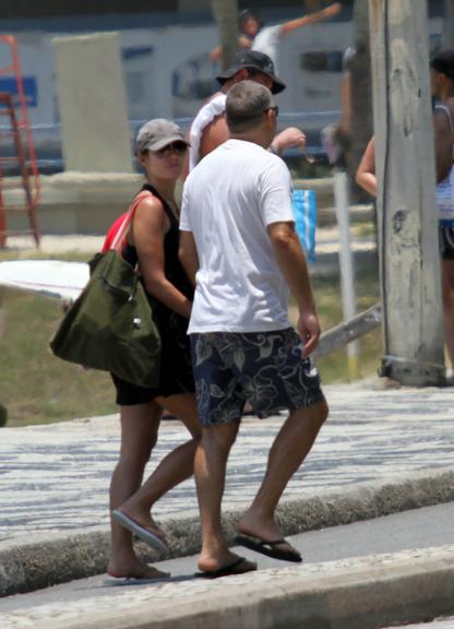 Patrícia Poeta e o marido, Amaury Soares, na praia do Leblon