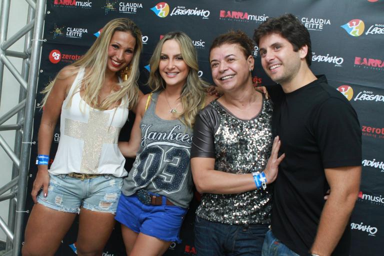 Claudia Leitte com Valesca Popozuda, David Brazil e o marido Marcio Pedreira