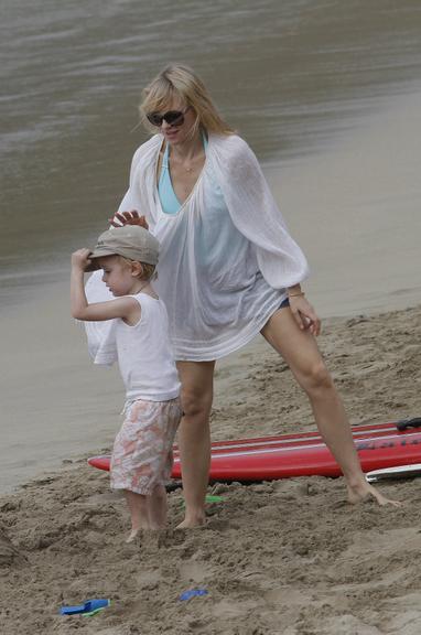 Antes do Ano Novo, Naomi Watts curte família no Caribe