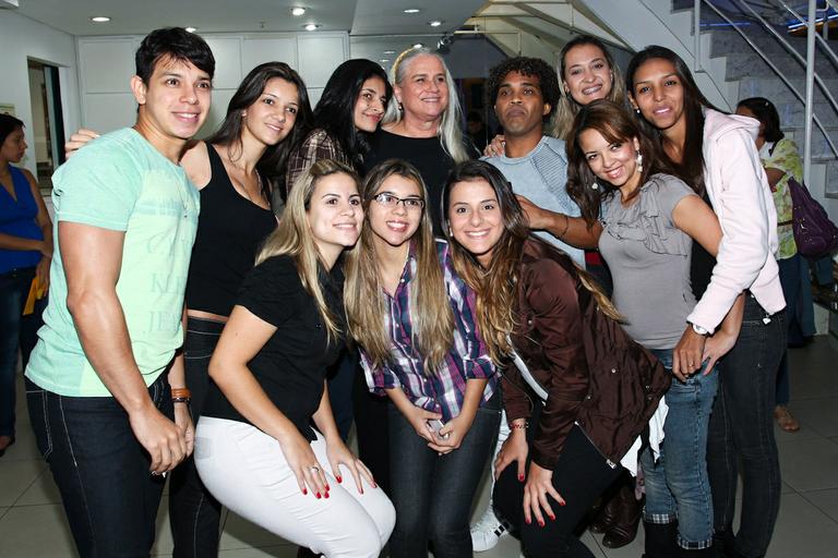 Vera Holtz tira foto com os fãs