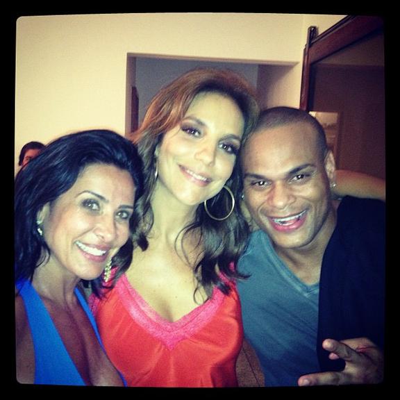 Ivete Sangalo com o casal Scheila Carvalho e Tony Salles