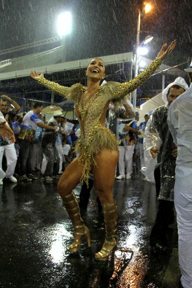 Sabrina Sato samba na sapucaí