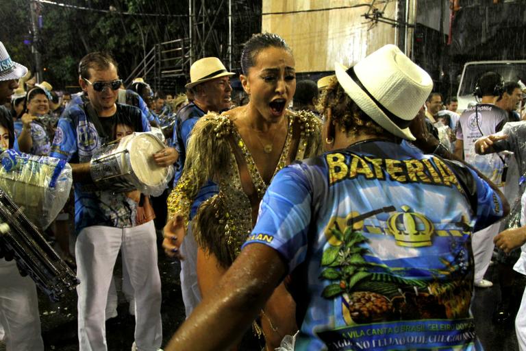 Sabrina Sato samba na sapucaí