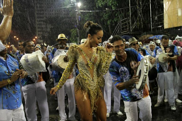 Sabrina Sato samba na sapucaí