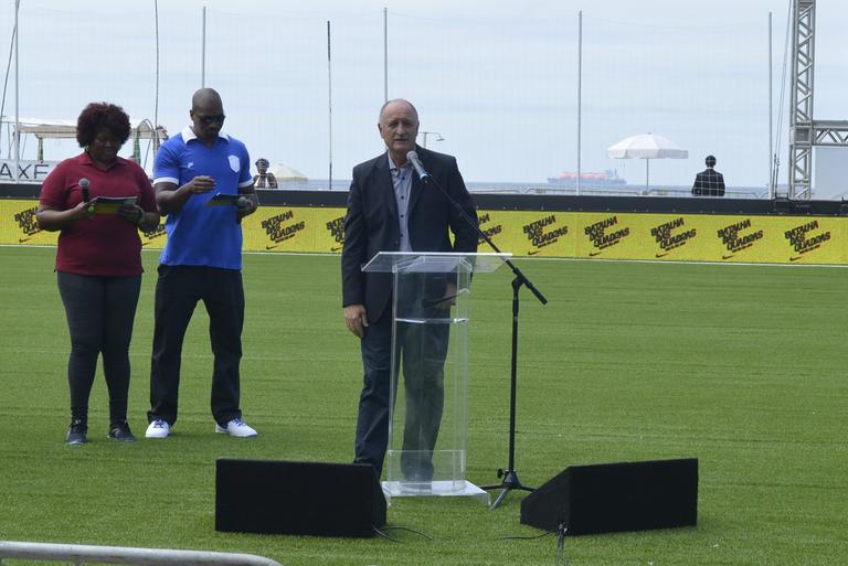 Felipão em evento para apresentar novo uniforme da seleção