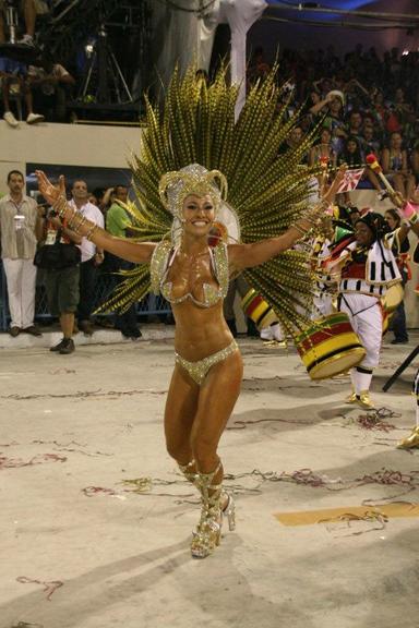 Sabrina Sato desfilou em 2009 pela Salgueiro no carnaval do Rio de Janeiro