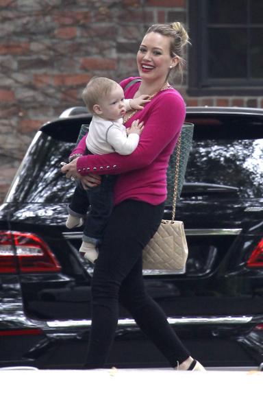 Hilary Duff e seu pequeno Luca Cruz