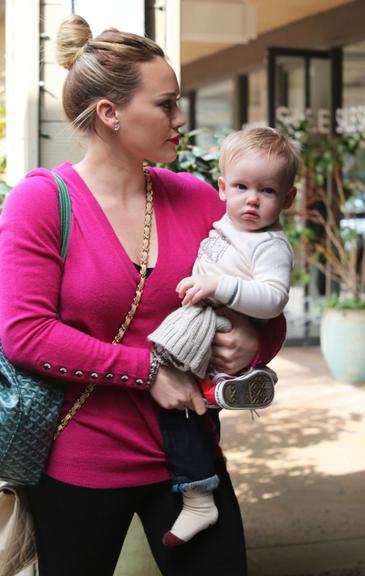 Hilary Duff e seu pequeno Luca Cruz