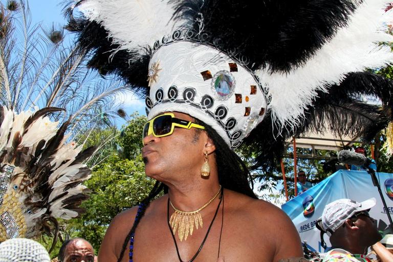 Carlinhos Brown comanda bloco em Salvador, na Bahia